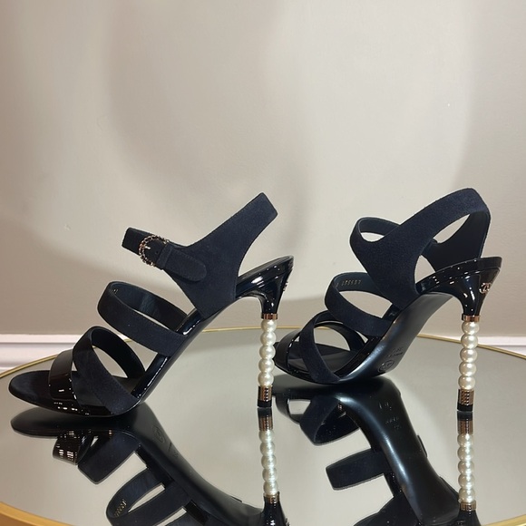 Chanel Interlocking CC Pearl heel sandals sz 39.5 - Picture 4 of 16